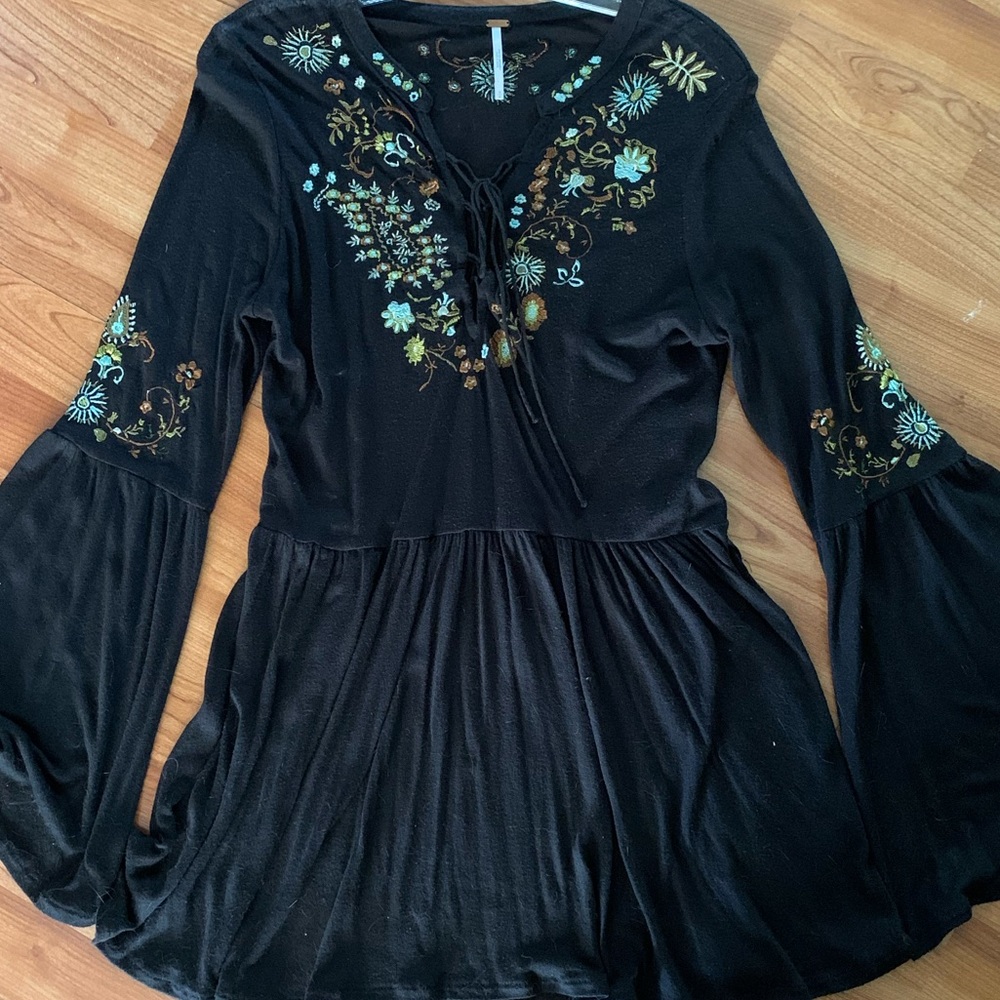 Free People float embroidered blouse. Size M